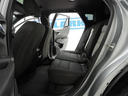 Used 2025 Chevrolet Trax RS w/ Sunroof Package FWD image 33