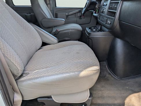 Used 2017 Chevrolet Express 3500 LT w/ LT Preferred Equipment Group image 34