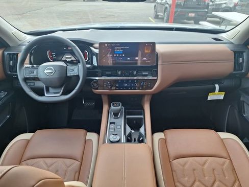 New 2026 Nissan Pathfinder Platinum AWD/4WD image 14