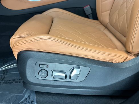 Used 2023 BMW X5 xDrive40i w/ M Sport Package AWD/4WD image 13