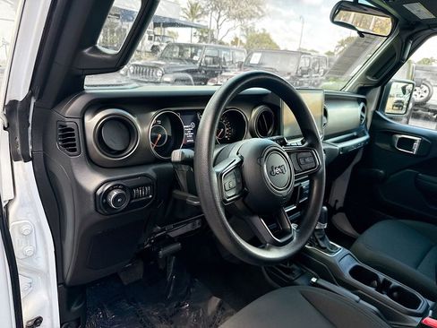 Used 2021 Jeep Wrangler Sport image 10