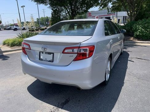 Used 2012 Toyota Camry SE FWD image 8