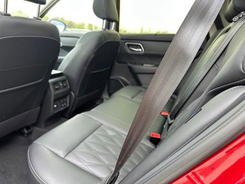 Used 2024 Nissan Rogue Platinum w/ Platinum Premium Package AWD/4WD image 13