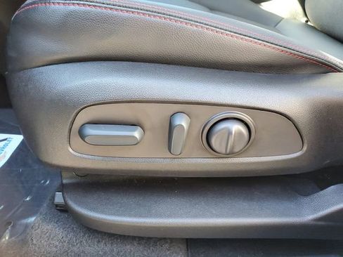 Certified 2022 Chevrolet Equinox RS w/ LPO, Floor Liner Package image 22