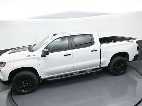 Used 2025 Chevrolet Silverado 1500 LT Trail Boss w/ Convenience Package II AWD/4WD image 33