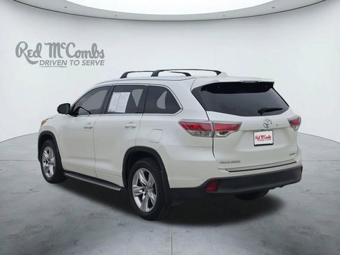 Used 2016 Toyota Highlander Limited Platinum FWD image 3