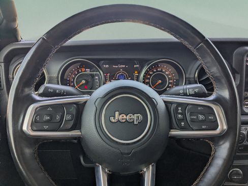 Used 2021 Jeep Gladiator Overland AWD/4WD image 35