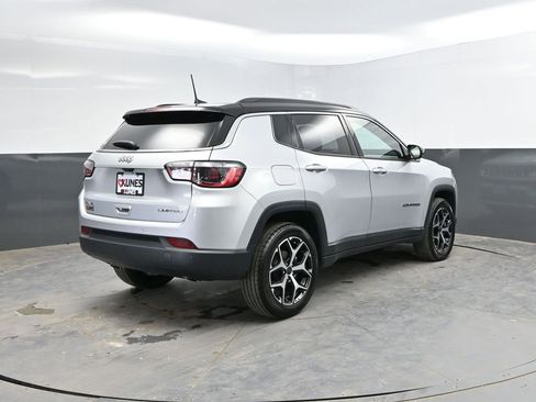 Used 2025 Jeep Compass Limited AWD/4WD image 8