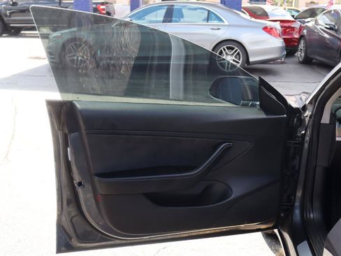 Used 2018 Tesla Model 3 Long Range AWD/4WD image 13