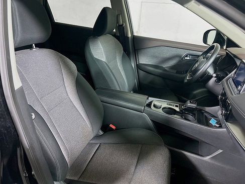 Used 2023 Nissan Rogue SV image 26