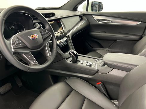 New 2025 Cadillac XT5 Luxury FWD image 16