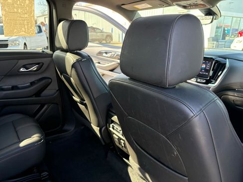 Used 2023 Chevrolet Traverse RS image 53