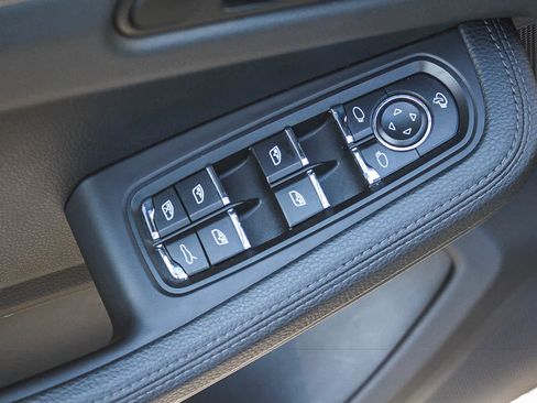 Used 2024 Porsche Macan S AWD/4WD image 19