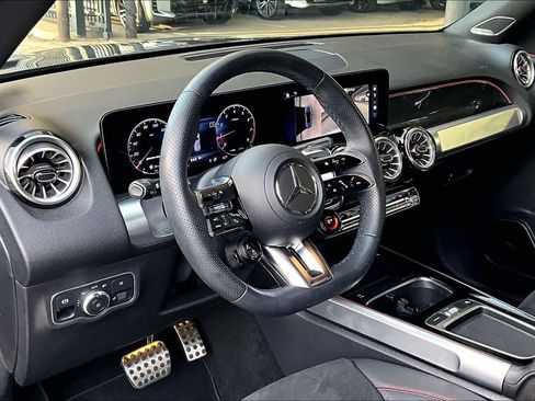 Used 2025 Mercedes-Benz GLB 35 AMG 4MATIC image 17
