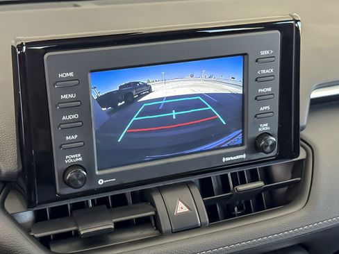 Certified 2022 Toyota RAV4 LE AWD/4WD image 18