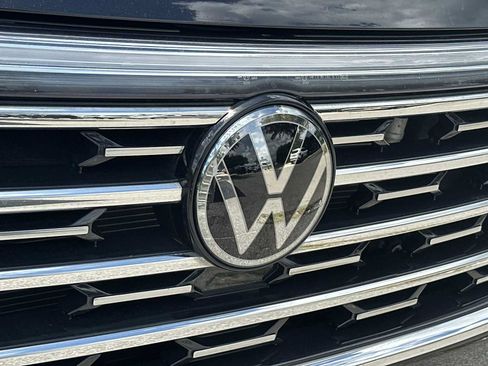 Used 2024 Volkswagen Atlas SEL AWD/4WD image 10