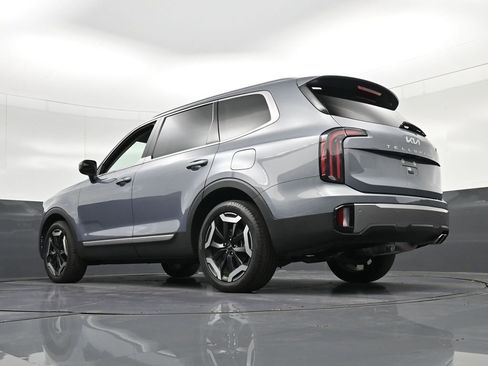 Used 2025 Kia Telluride EX FWD image 26