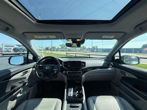 Used 2019 Honda Pilot Touring image 9