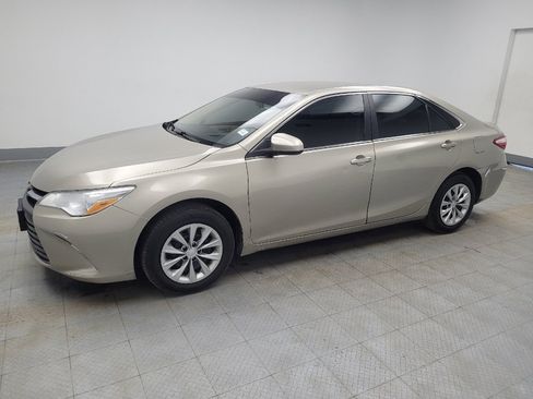 Used 2017 Toyota Camry LE image 2