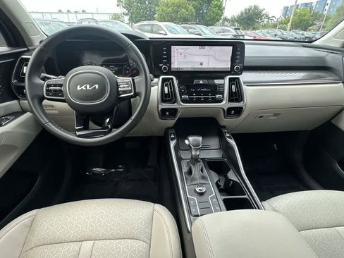 Used 2022 Kia Sorento S FWD image 17