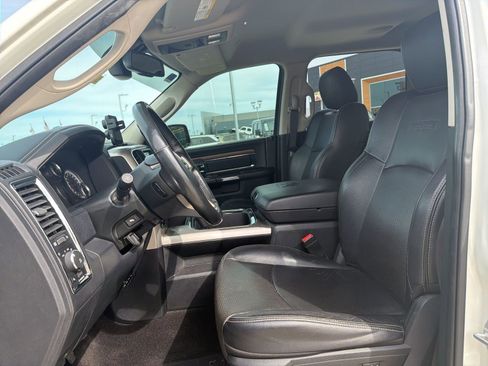 Used 2017 RAM 1500 Laramie w/ Convenience Group image 9