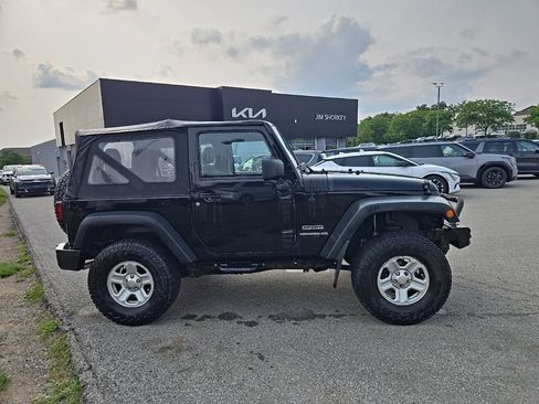 Used 2015 Jeep Wrangler Sport AWD/4WD image 2