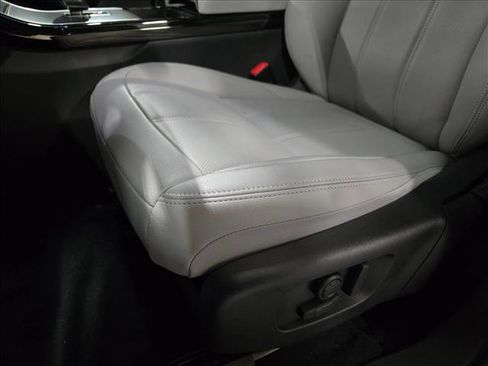 New 2026 Land Rover Range Rover Evoque S image 28