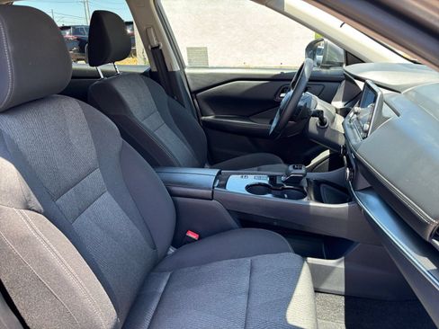 Used 2025 Nissan Rogue SV FWD image 38