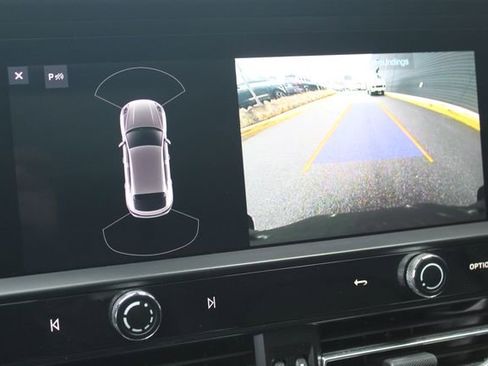 Used 2023 Porsche Macan Turbo image 22