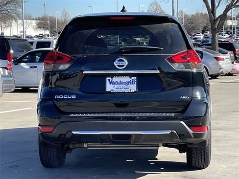 Used 2017 Nissan Rogue S image 5