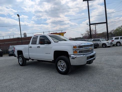 Used 2019 Chevrolet Silverado 2500 W/T image 3