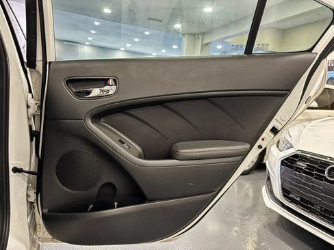 Used 2017 Kia Forte S FWD image 34