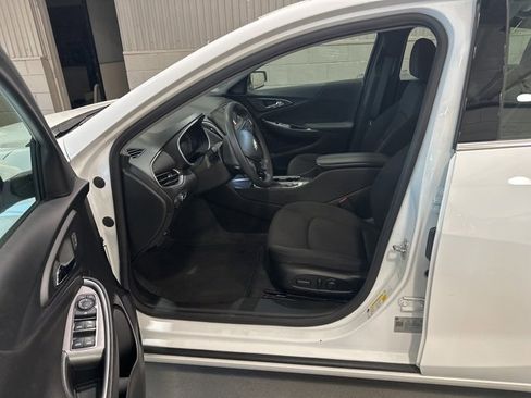 Used 2024 Chevrolet Malibu LT image 12