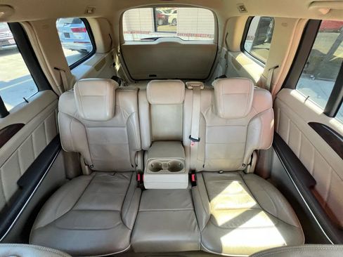 Used 2014 Mercedes-Benz GL 450 4MATIC image 30