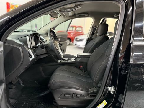 Used 2017 Chevrolet Equinox LT w/ Convenience Package FWD image 11