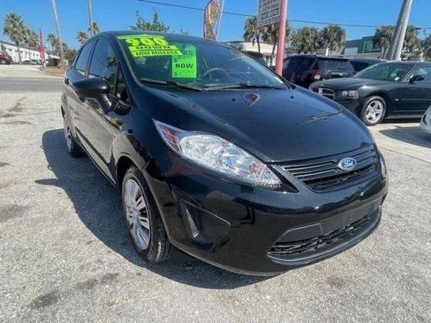 Used 2012 Ford Fiesta S image 1