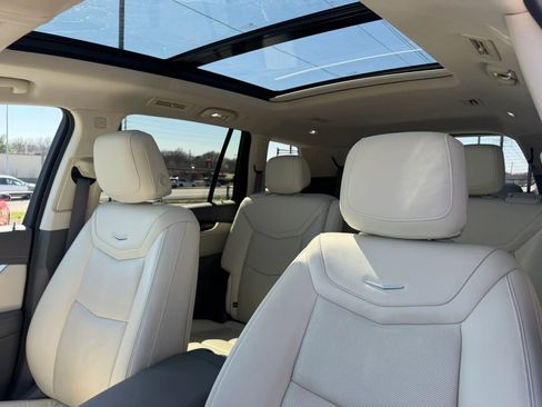 Used 2021 Cadillac XT6 Premium Luxury image 16