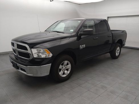 Used 2022 RAM 1500 Classic SLT AWD/4WD image 2