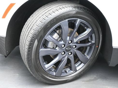 Used 2024 Chevrolet Equinox RS FWD image 18