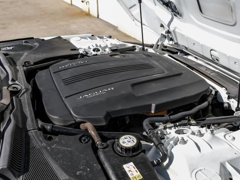 Used 2021 Jaguar F-TYPE P300 image 44