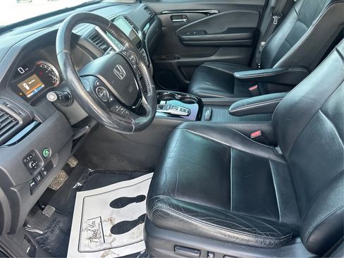 Used 2017 Honda Pilot Touring image 11