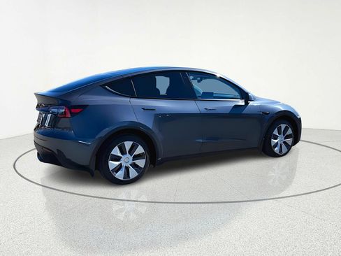 Used 2020 Tesla Model Y Long Range image 8