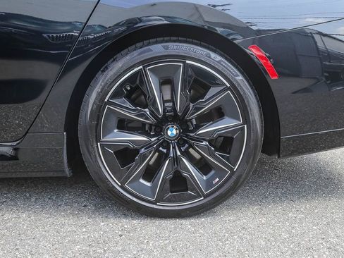 Used 2026 BMW i7 eDrive50 w/ M Sport Package RWD image 8