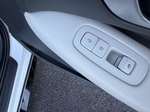 Used 2025 Hyundai Sonata SEL FWD image 27
