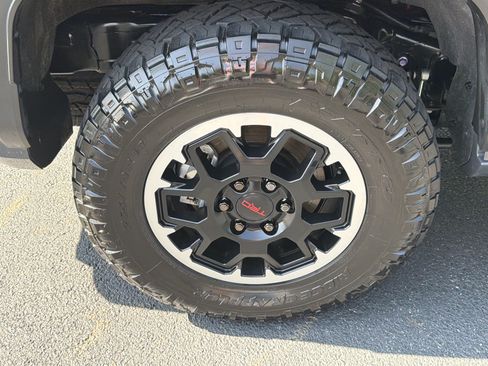 Used 2025 Toyota 4Runner TRD Off-Road Premium AWD/4WD image 17