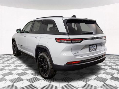 New 2025 Jeep Grand Cherokee Altitude AWD/4WD image 12