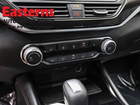 Used 2024 Nissan Altima 2.5 SR w/ SR Premium Package FWD image 20