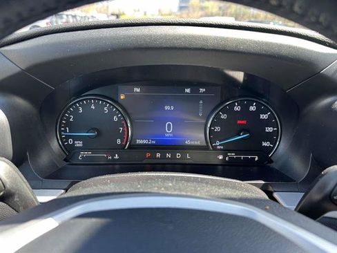Used 2023 Ford Explorer XLT AWD/4WD image 35