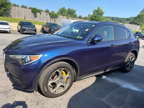 Used 2019 Alfa Romeo Stelvio Sport w/ Quick Order Package 22J Sport AWD/4WD image 3