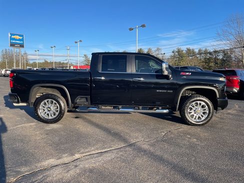 Used 2025 Chevrolet Silverado 2500 LT w/ Z71 Chrome Sport Edition image 9